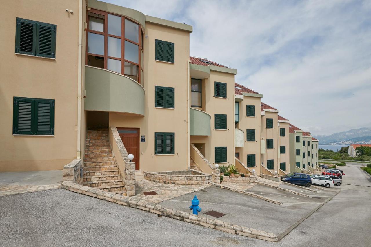 Lucia Apartment